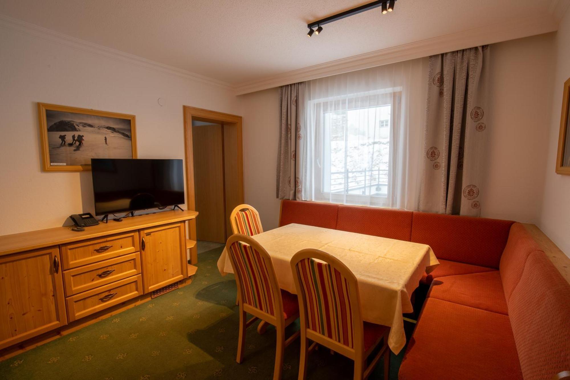 Hotel Garni Monte Bianco Ischgl Esterno foto